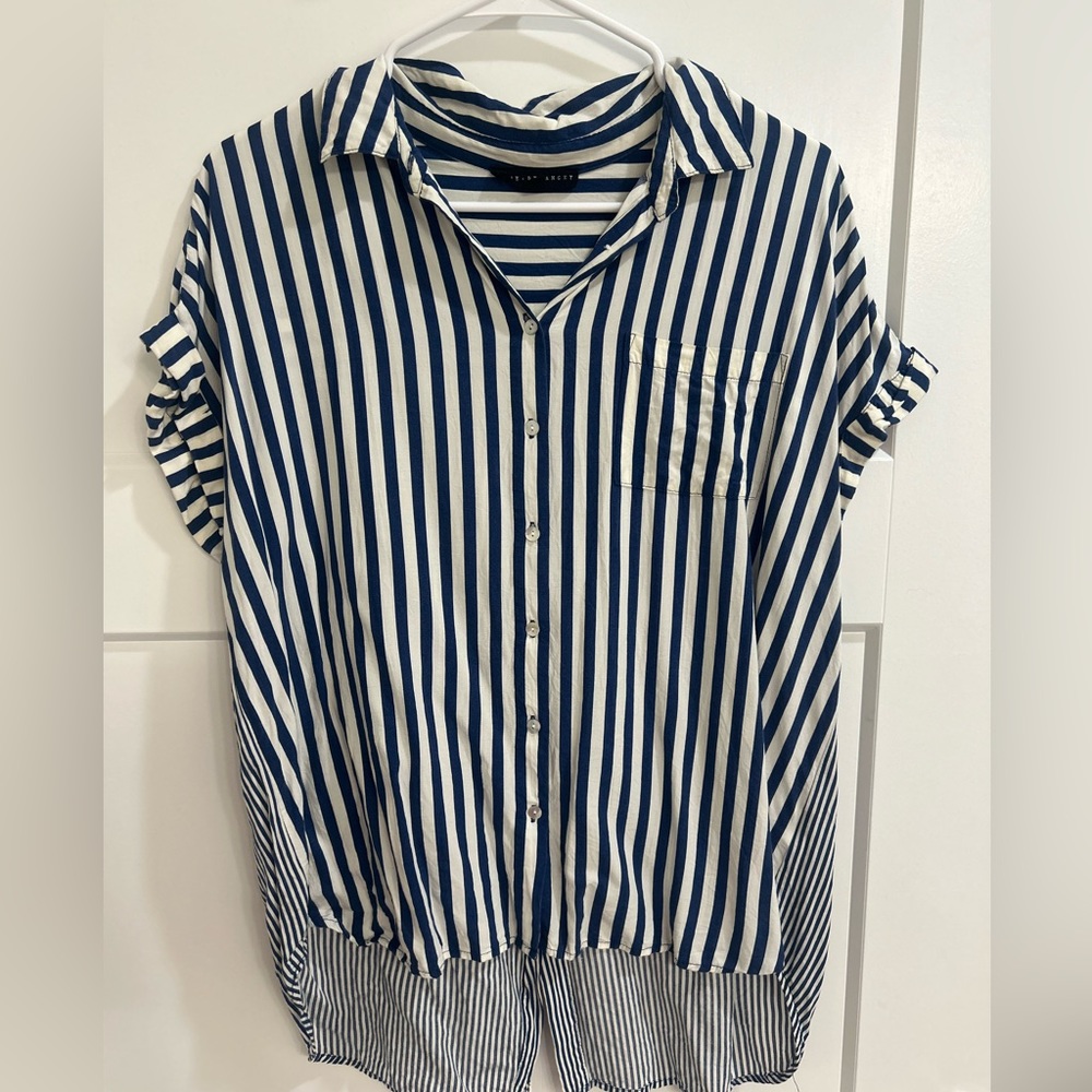 Jane and Delaney top XL